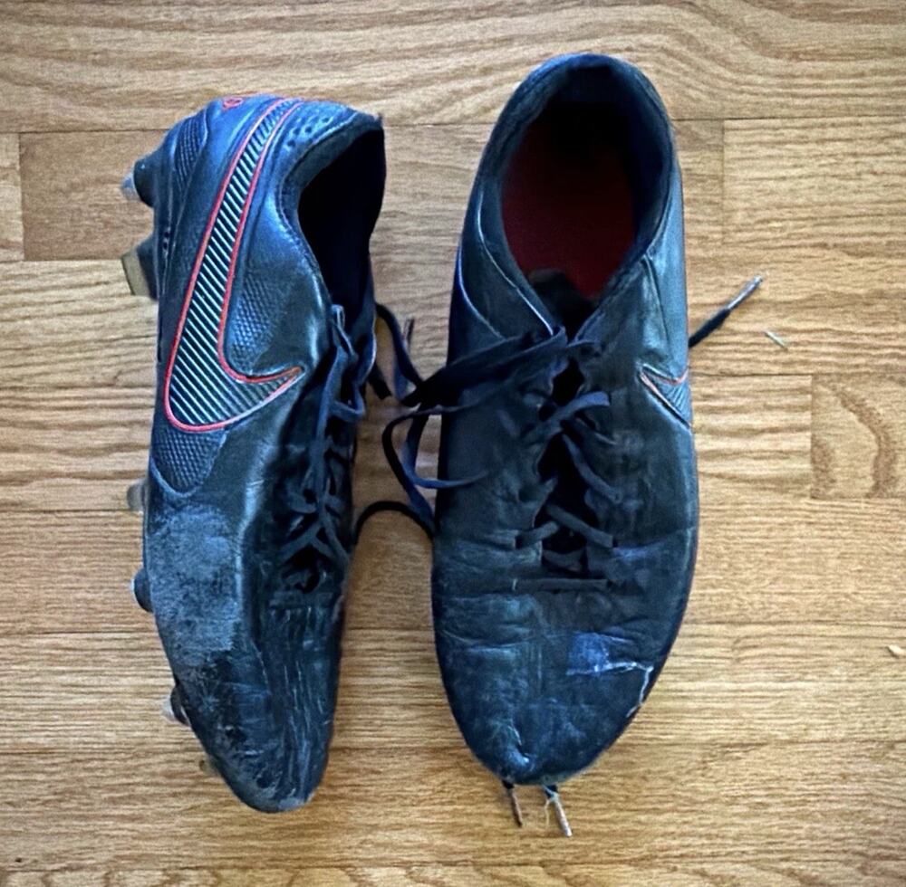 Nike Tiempo Legend 8 Soccer Cleats Size 11